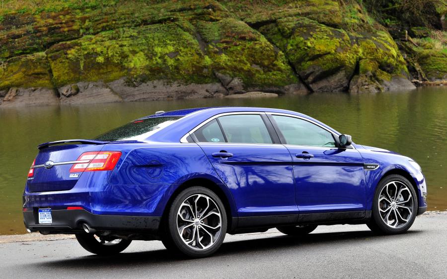  Ford Taurus SHO 2013 года  (фото 35 из 56)
